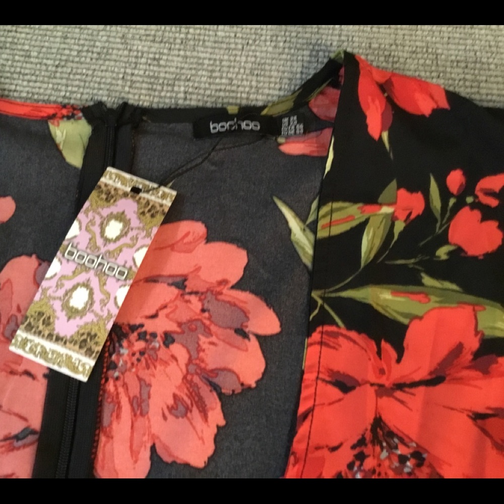 Boohoo Plus Red Floral Dress Sz 24 - Picture 9 of 12
